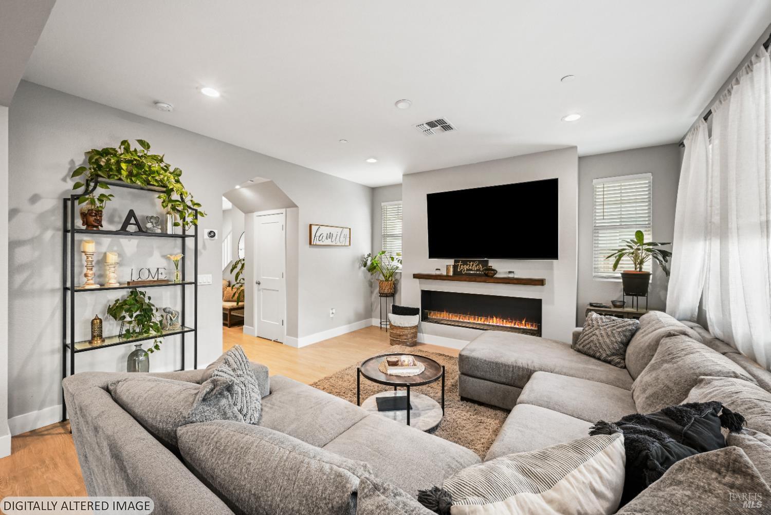 Detail Gallery Image 14 of 57 For 2617 Gable St, Santa Rosa,  CA 95407 - 4 Beds | 3 Baths