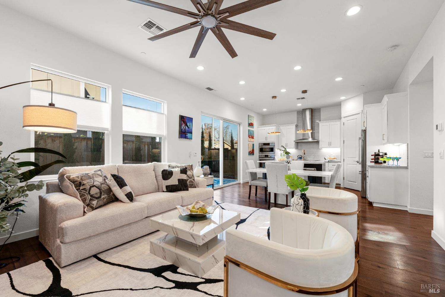 Detail Gallery Image 19 of 56 For 591 Madison St, Petaluma,  CA 94952 - 4 Beds | 3/1 Baths