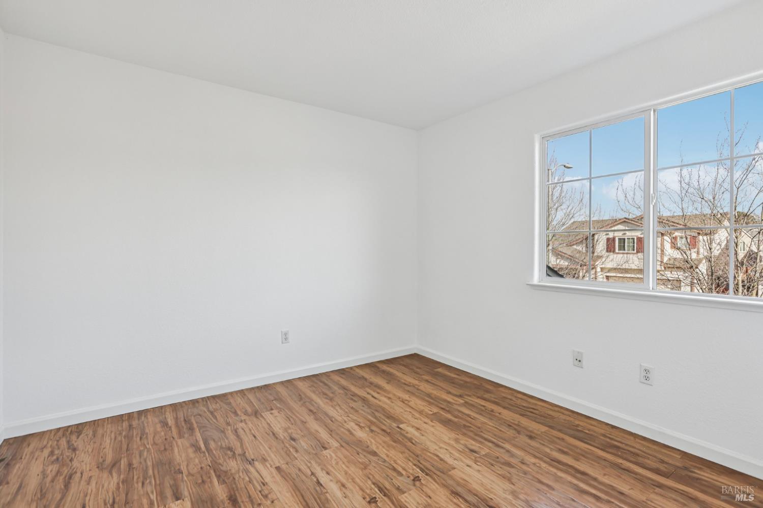 Detail Gallery Image 24 of 40 For 2623 Rosevine Ln, Santa Rosa,  CA 95407 - 4 Beds | 2/1 Baths