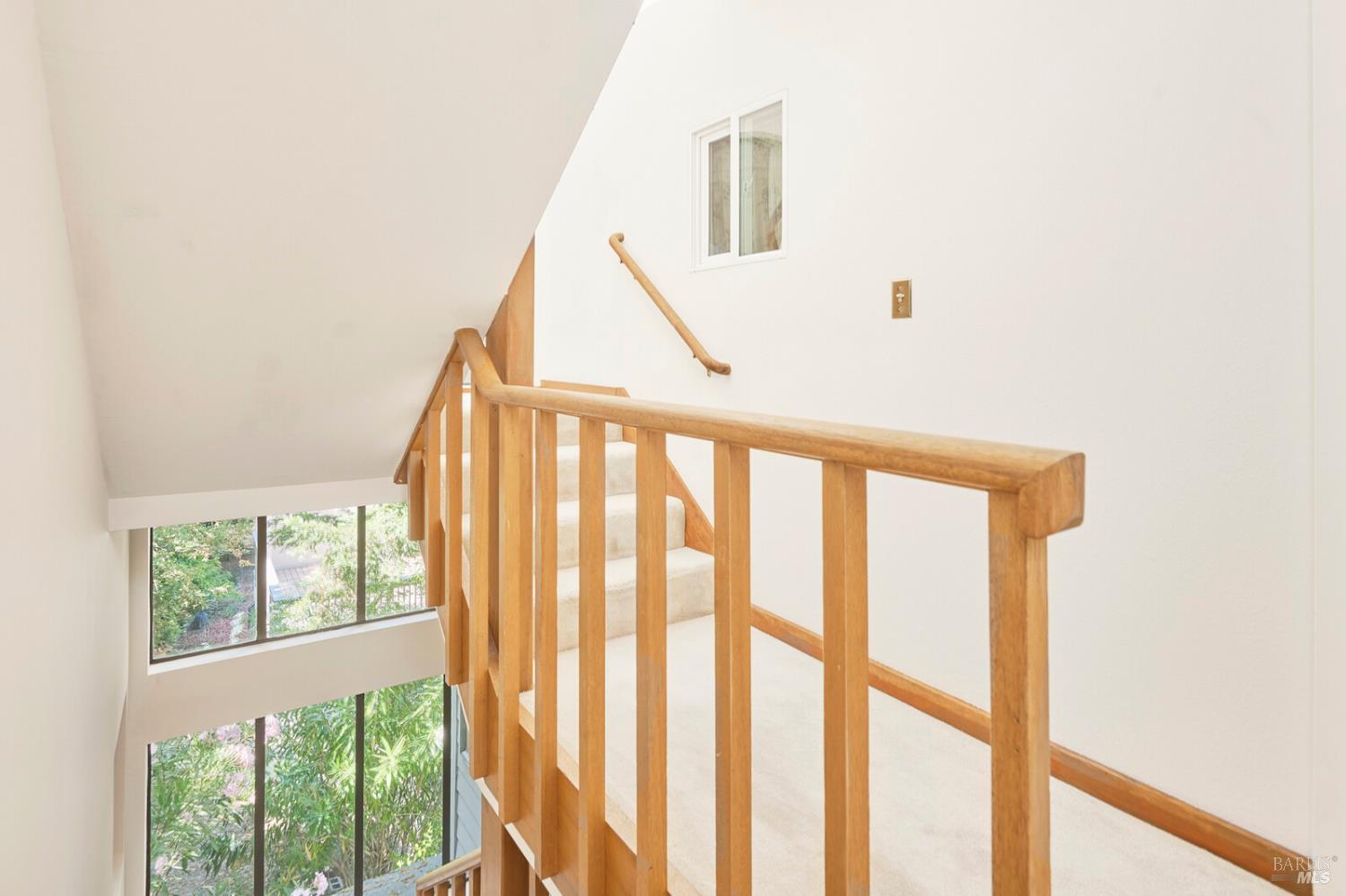 Detail Gallery Image 15 of 24 For 166 Professional Center Pkwy, San Rafael,  CA 94903 - 3 Beds | 2/1 Baths