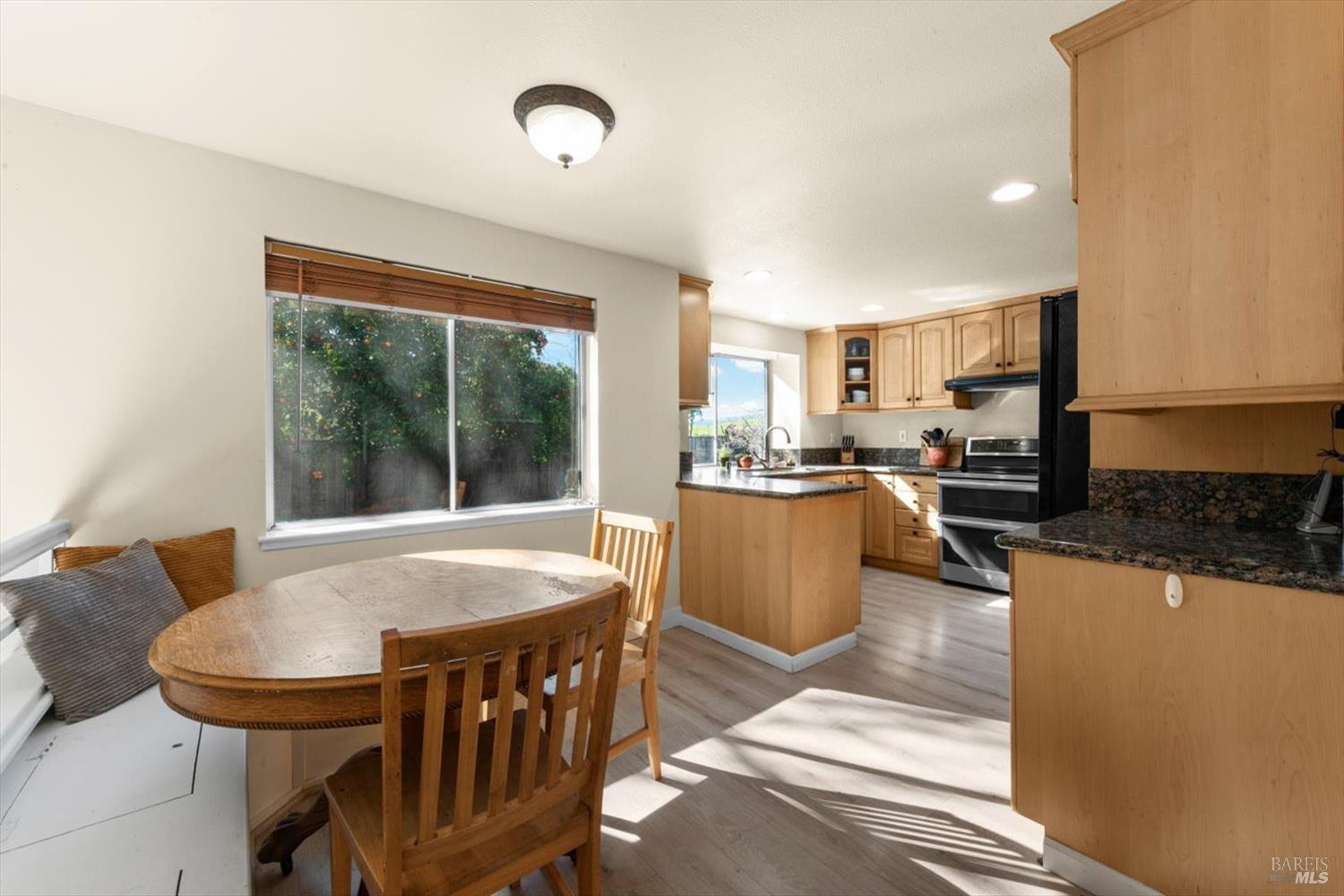 Detail Gallery Image 21 of 66 For 3327 Colonial Ct, Fairfield,  CA 94534 - 4 Beds | 3 Baths