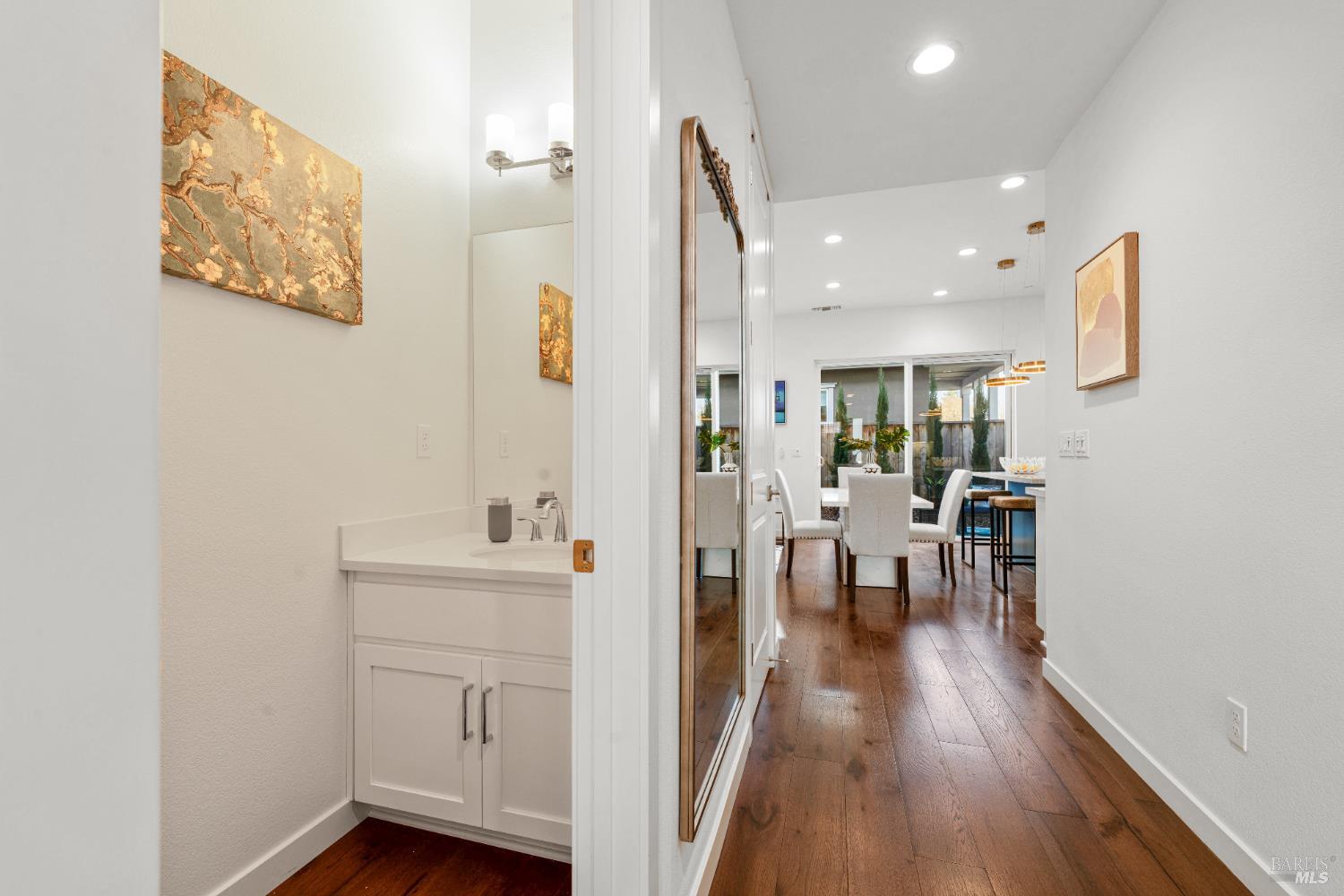 Detail Gallery Image 7 of 56 For 591 Madison St, Petaluma,  CA 94952 - 4 Beds | 3/1 Baths