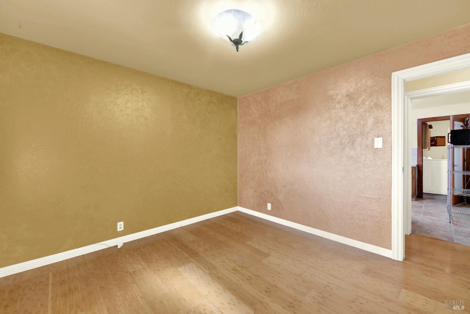 Detail Gallery Image 25 of 65 For 7937 Sunkist Dr, Oakland,  CA 94605 - 4 Beds | 3 Baths