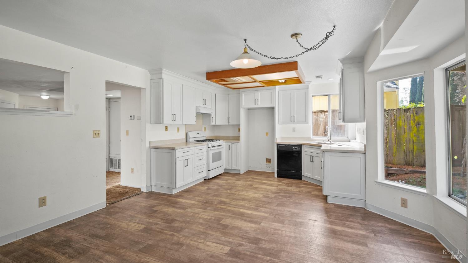 Detail Gallery Image 15 of 36 For 157 James River Rd, Vallejo,  CA 94591 - 4 Beds | 2/1 Baths