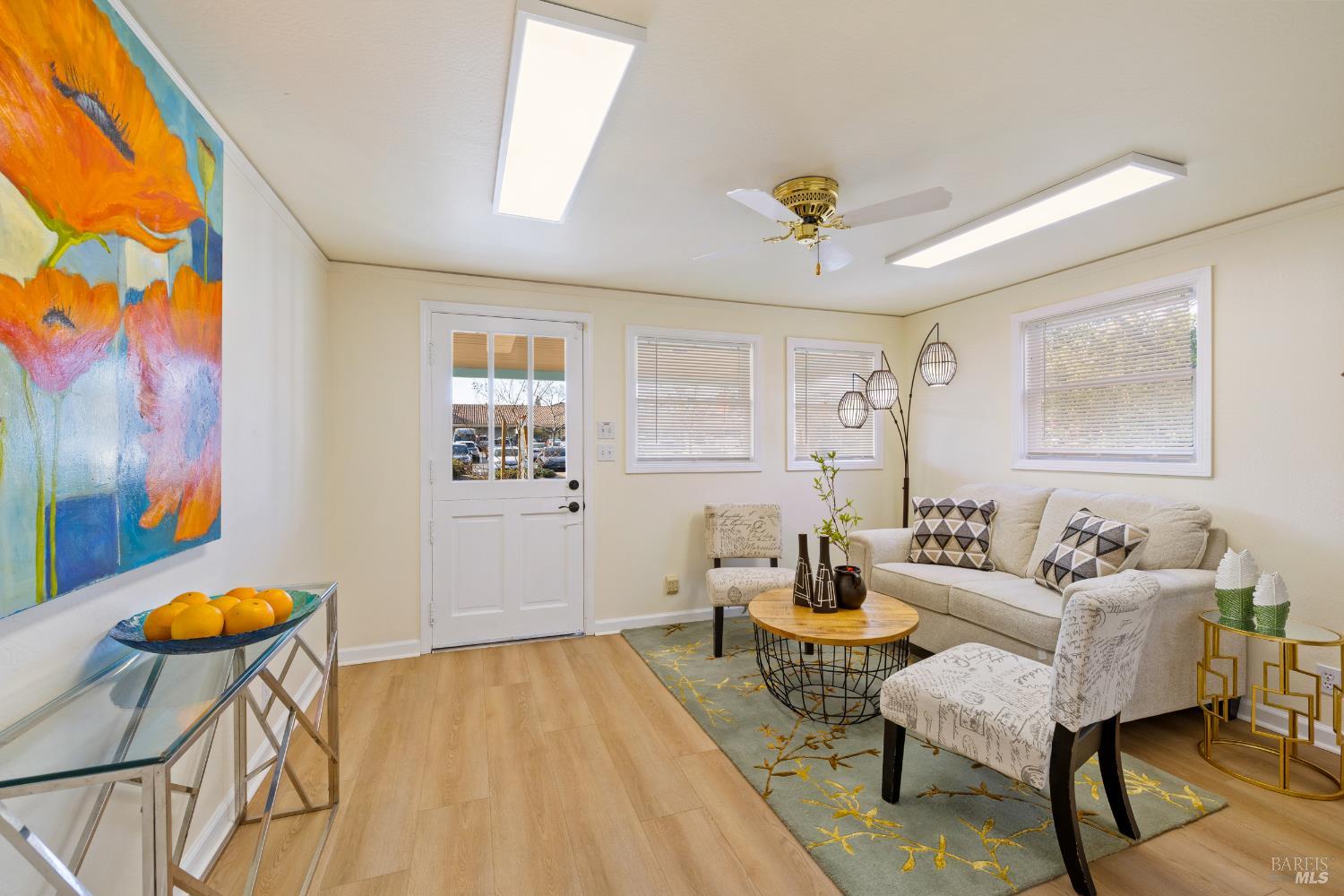 Detail Gallery Image 4 of 19 For 472 5th St, Sonoma,  CA 95476 - 2 Beds | 1 Baths