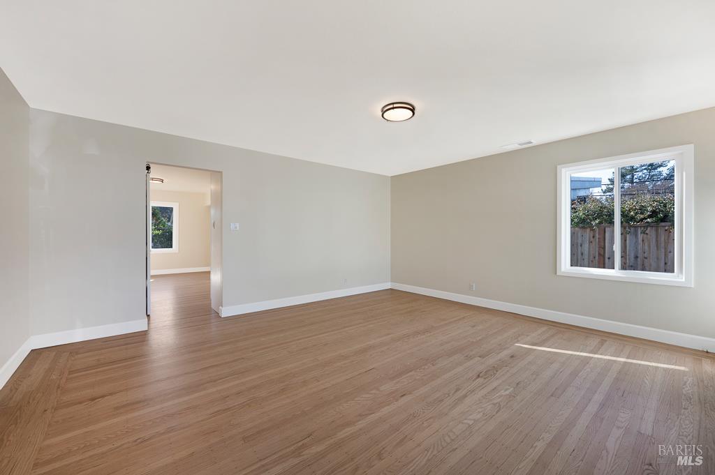 Detail Gallery Image 4 of 28 For 312 Benton St, Santa Rosa,  CA 95401 - 3 Beds | 2 Baths