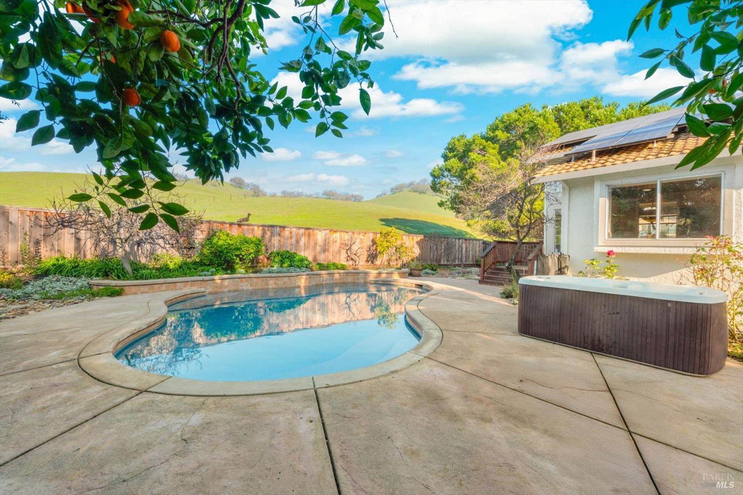 Detail Gallery Image 2 of 66 For 3327 Colonial Ct, Fairfield,  CA 94534 - 4 Beds | 3 Baths