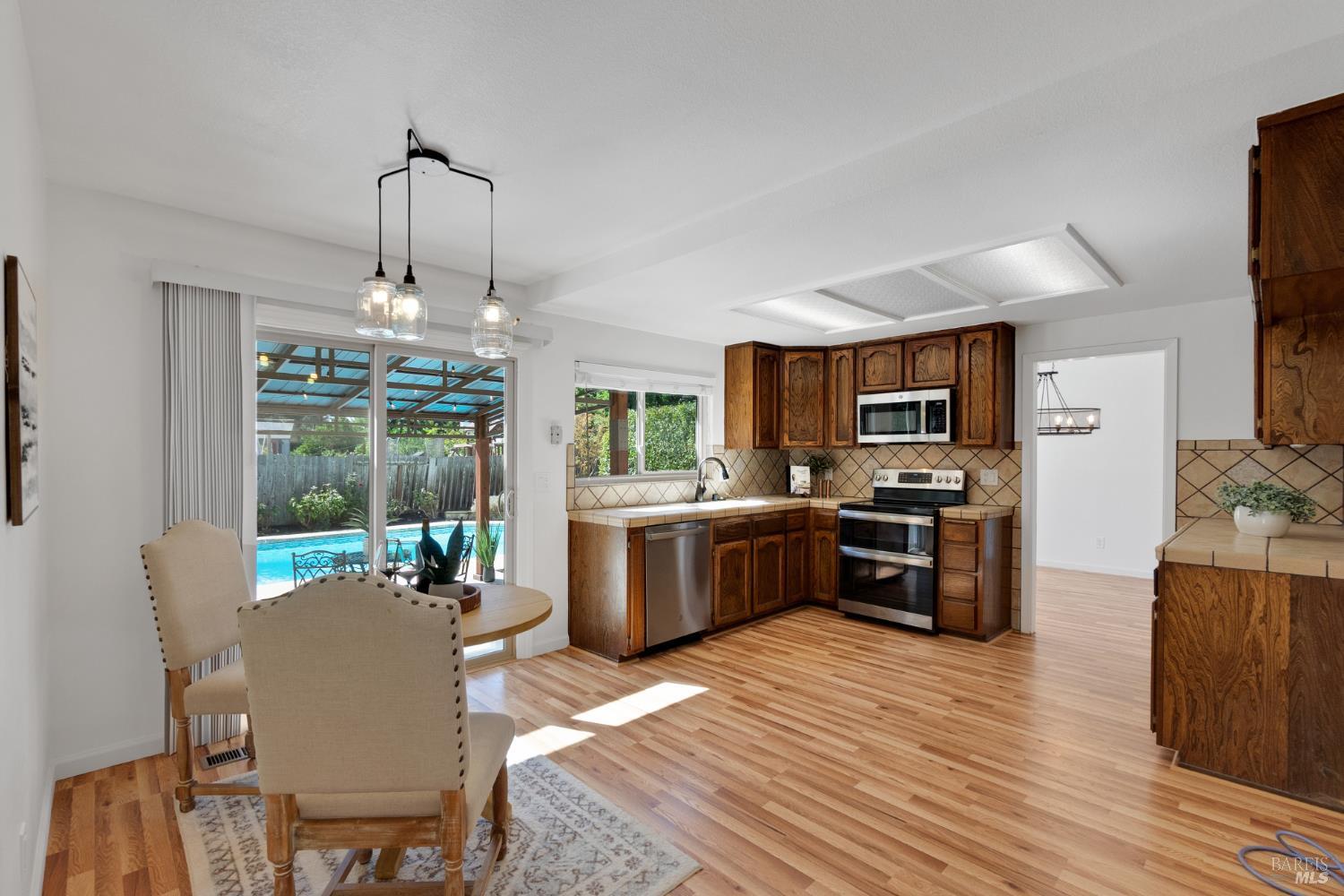 Detail Gallery Image 16 of 47 For 3451 Nantucket Dr, Fairfield,  CA 94534 - 4 Beds | 2/1 Baths