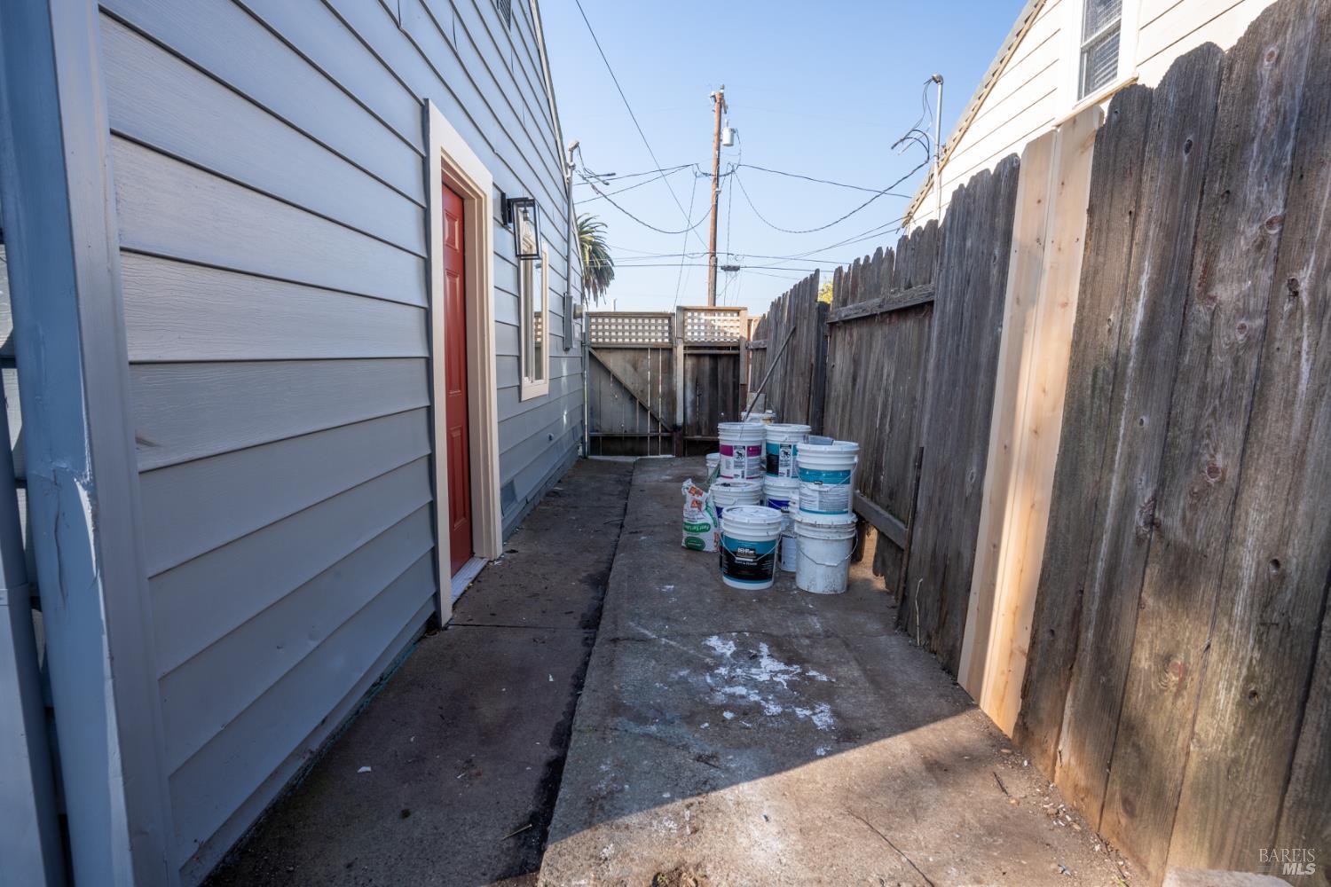 Detail Gallery Image 25 of 29 For 116 Hogan Ave, Vallejo,  CA 94589 - 3 Beds | 1 Baths