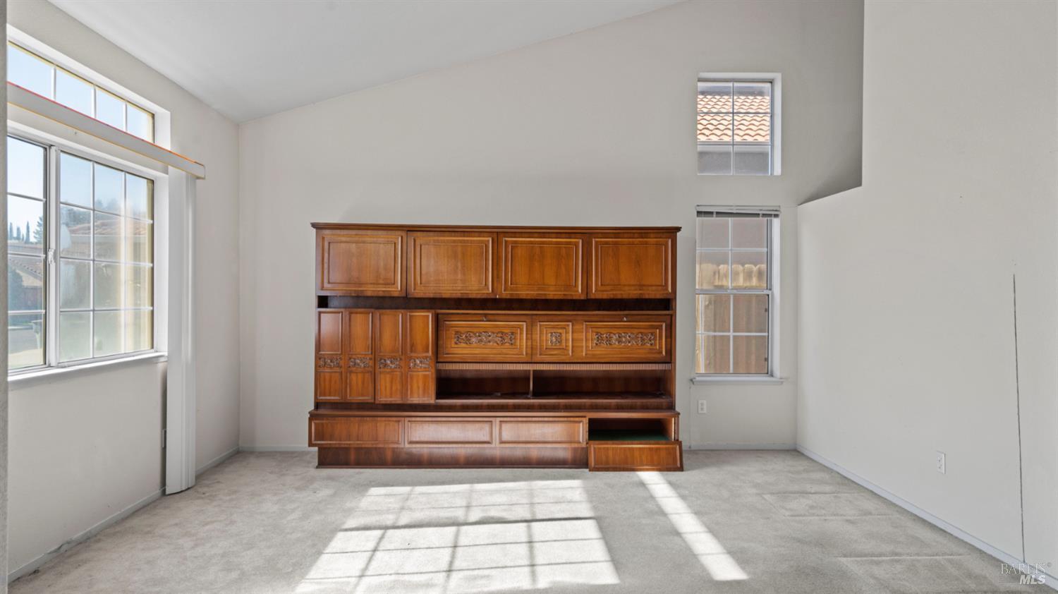 Detail Gallery Image 5 of 37 For 954 Iron Dr, Vacaville,  CA 95687 - 3 Beds | 2 Baths