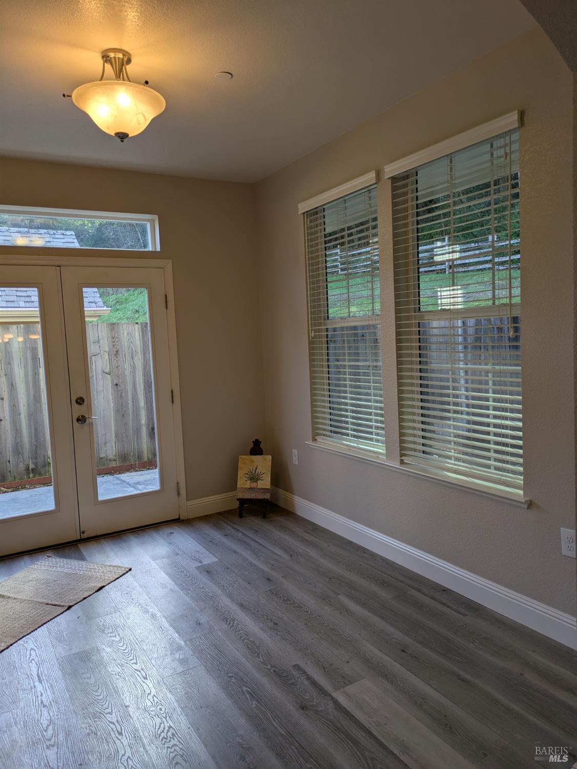 Detail Gallery Image 5 of 23 For 14639 Jomark Ln, Occidental,  CA 95465 - 2 Beds | 2/1 Baths