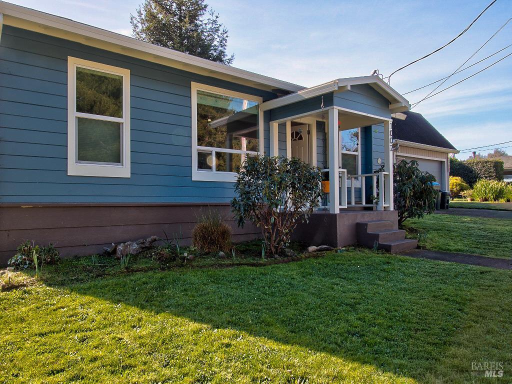 Detail Gallery Image 2 of 26 For 1002 Cedar St, Fort Bragg,  CA 95437 - 2 Beds | 2 Baths