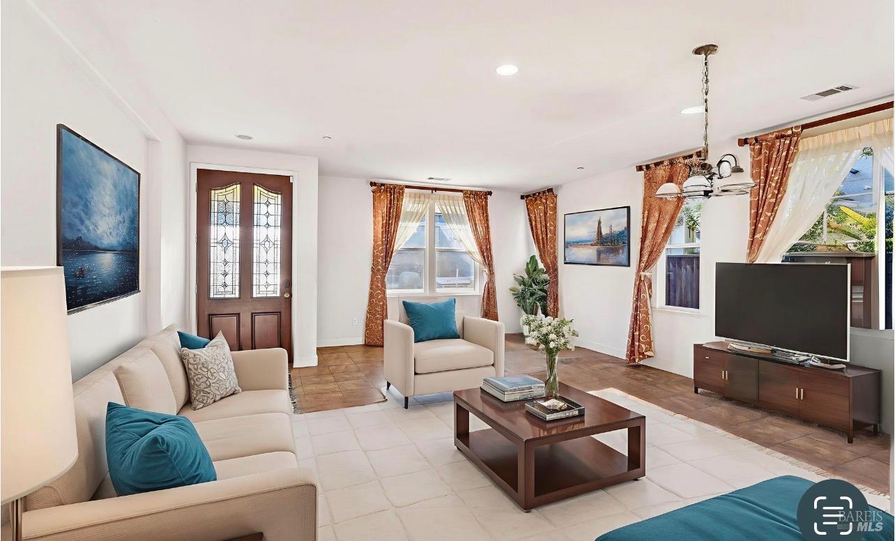 Detail Gallery Image 2 of 17 For 18 Serena Pl, American Canyon,  CA 94503 - 4 Beds | 3/1 Baths