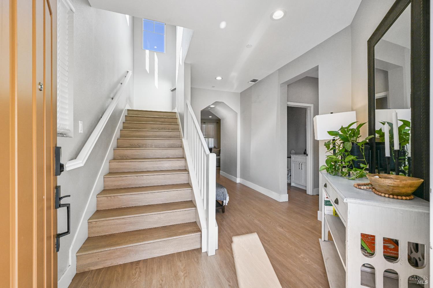 Detail Gallery Image 5 of 57 For 2617 Gable St, Santa Rosa,  CA 95407 - 4 Beds | 3 Baths