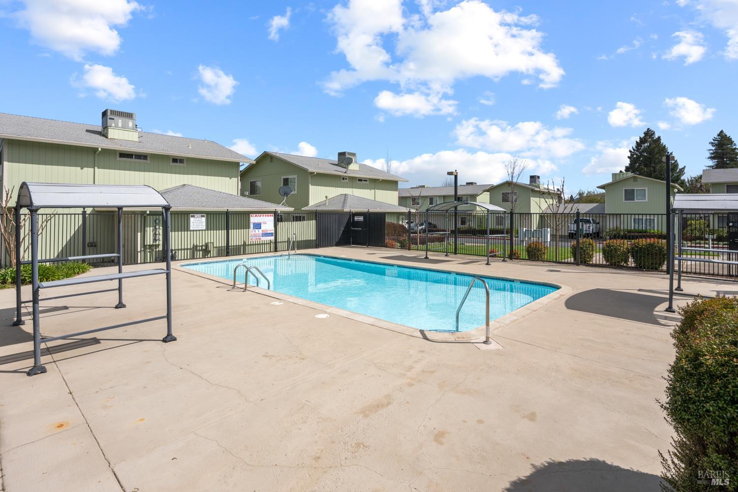 Detail Gallery Image 19 of 20 For 201 Main Cir, Ukiah,  CA 95482 - 3 Beds | 2 Baths