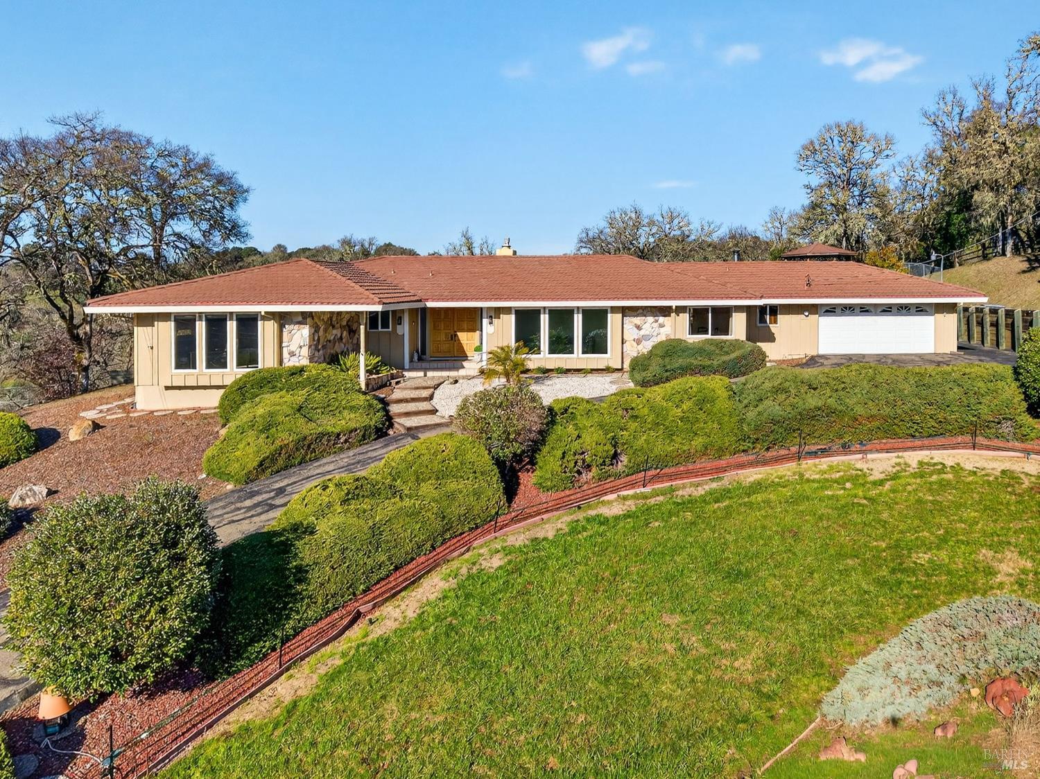 Detail Gallery Image 2 of 58 For 1790 Deerwood Dr, Ukiah,  CA 95482 - 3 Beds | 3 Baths