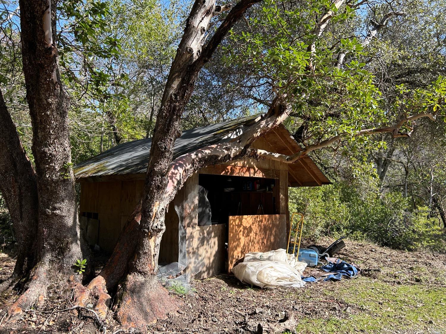 Detail Gallery Image 60 of 96 For 1 Island Mountain Rd, Laytonville,  CA 95454 - 2 Beds | 1 Baths