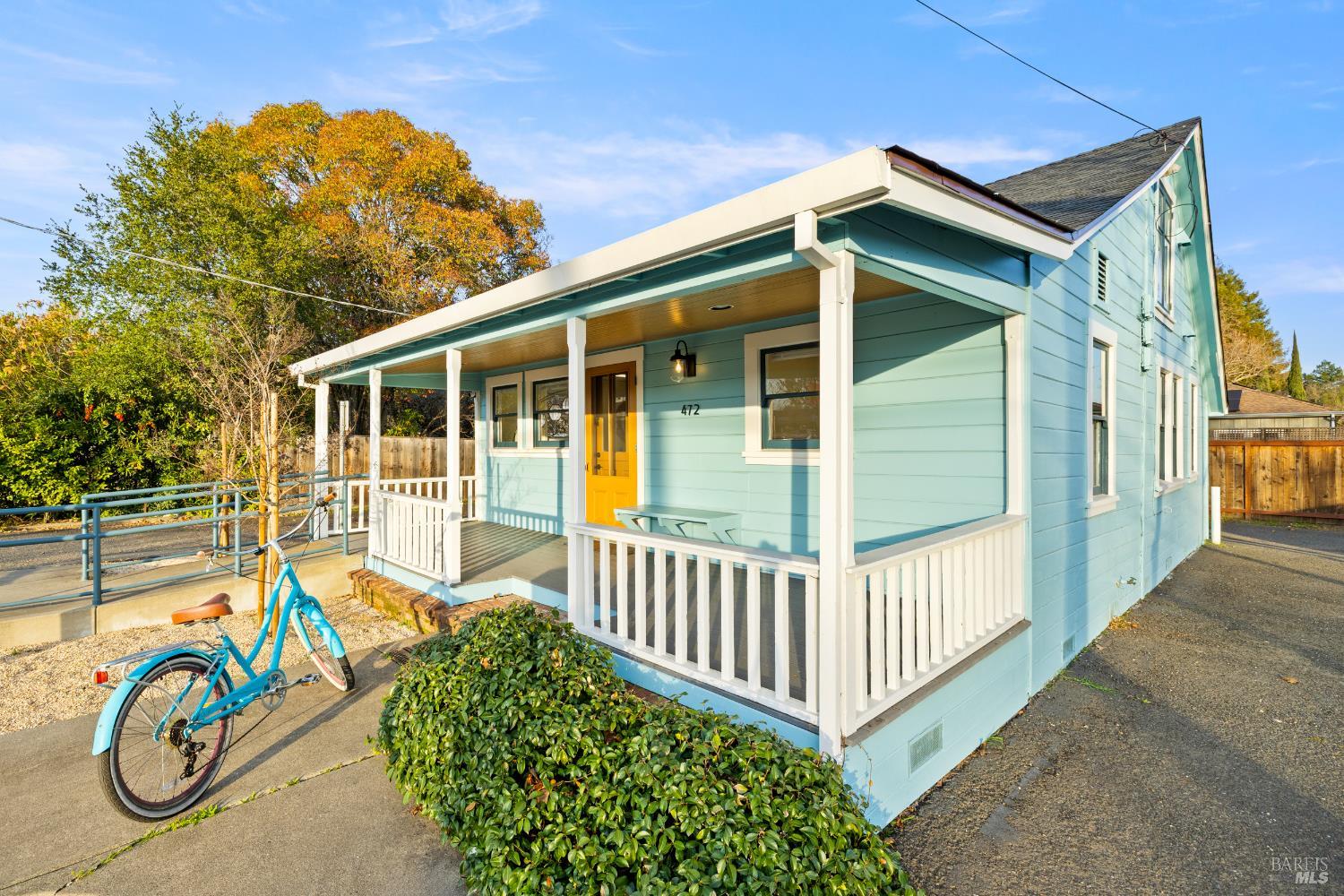 Detail Gallery Image 2 of 19 For 472 5th St, Sonoma,  CA 95476 - 2 Beds | 1 Baths