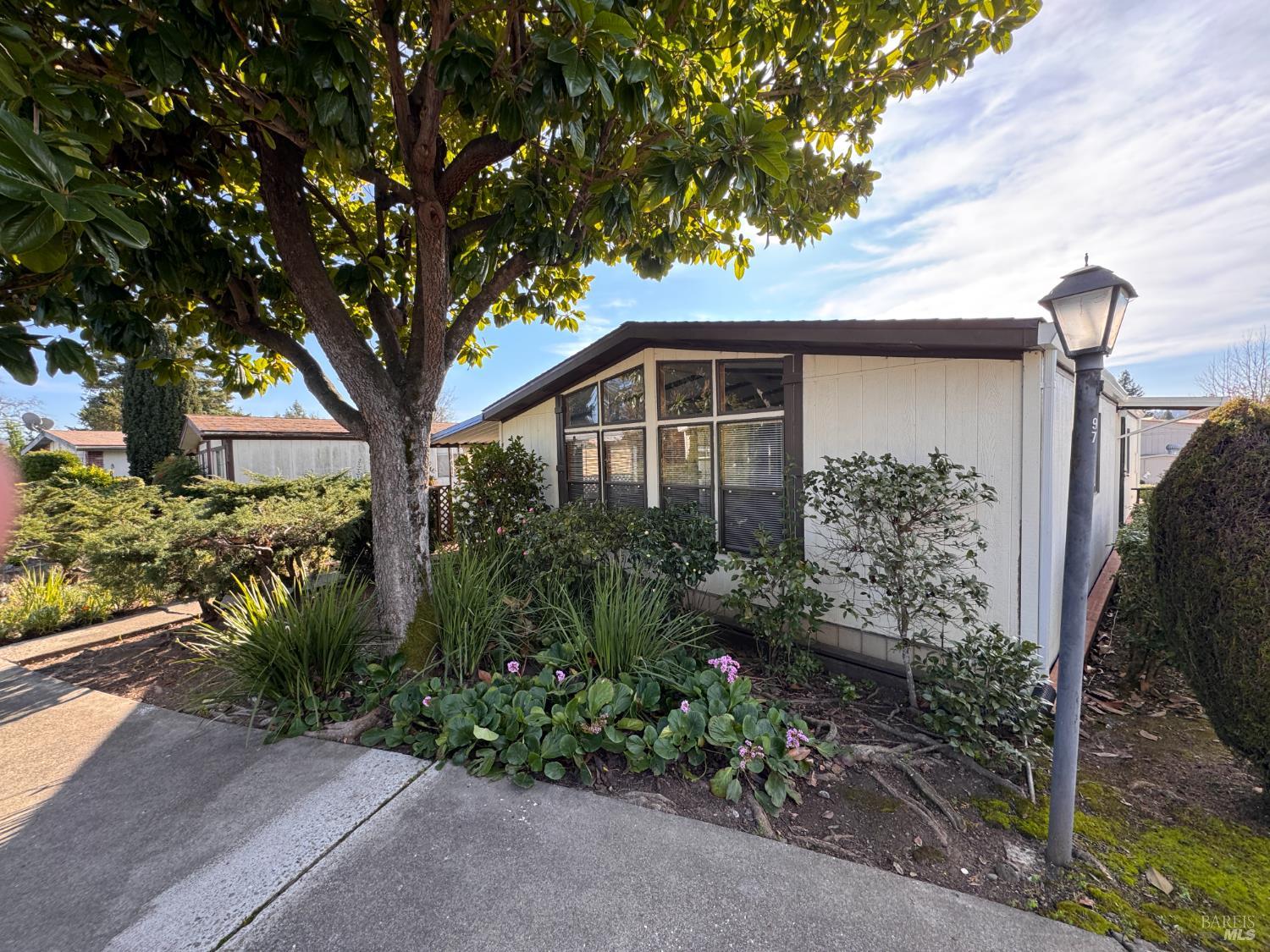 Detail Gallery Image 4 of 35 For 97 Glenoak Ct, Santa Rosa,  CA 95409 - 2 Beds | 2 Baths