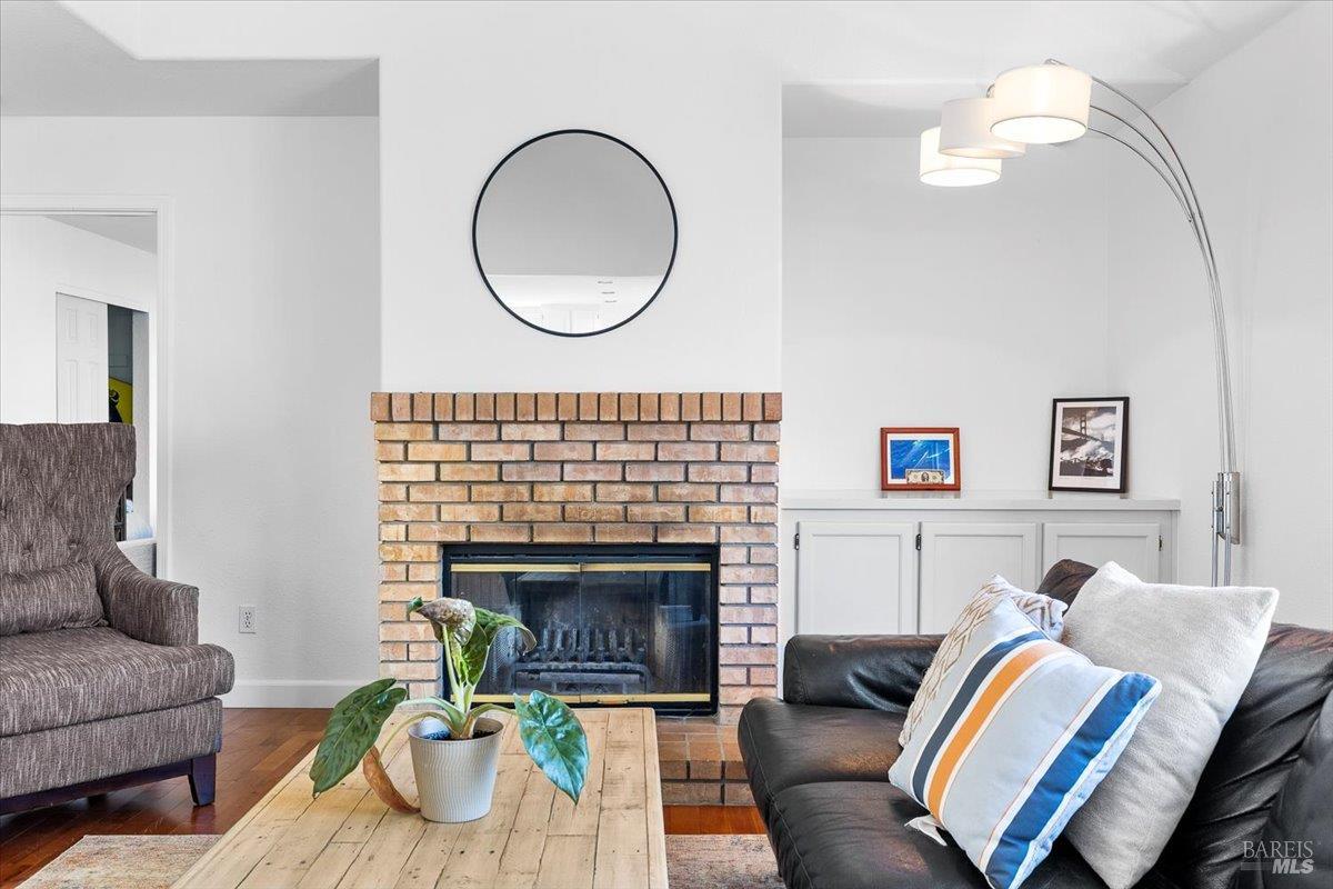 Detail Gallery Image 9 of 31 For 1705 Walnut Creek Dr, Santa Rosa,  CA 95403 - 4 Beds | 3 Baths