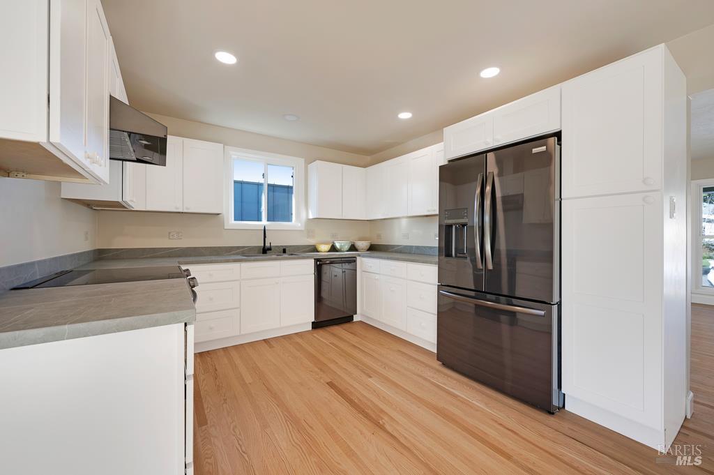 Detail Gallery Image 15 of 28 For 312 Benton St, Santa Rosa,  CA 95401 - 3 Beds | 2 Baths