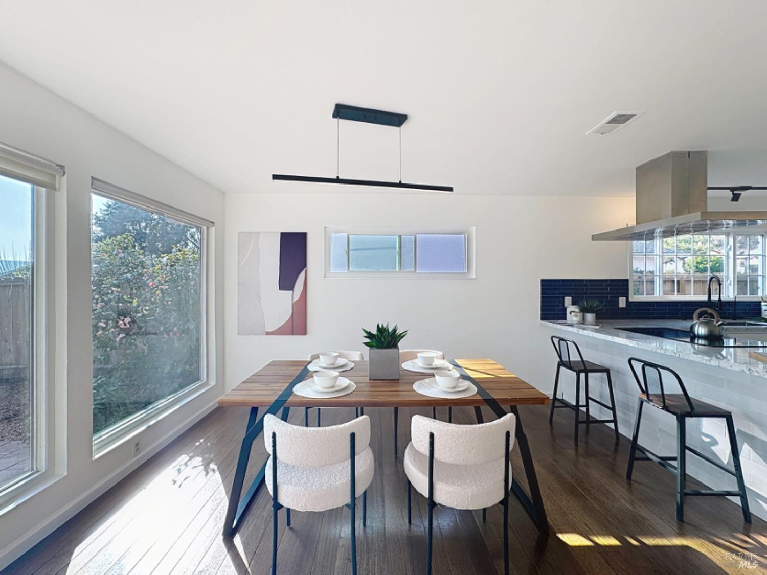 Detail Gallery Image 13 of 51 For 587 Tanbark Ter, San Rafael,  CA 94903 - 3 Beds | 2 Baths