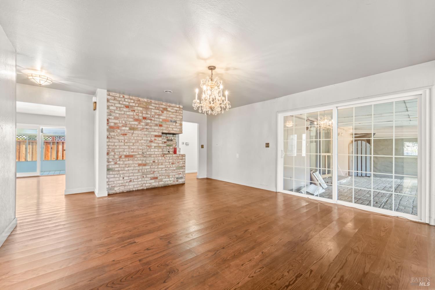 Detail Gallery Image 12 of 26 For 1051 Vassar Dr, Napa,  CA 94558 - 4 Beds | 3 Baths