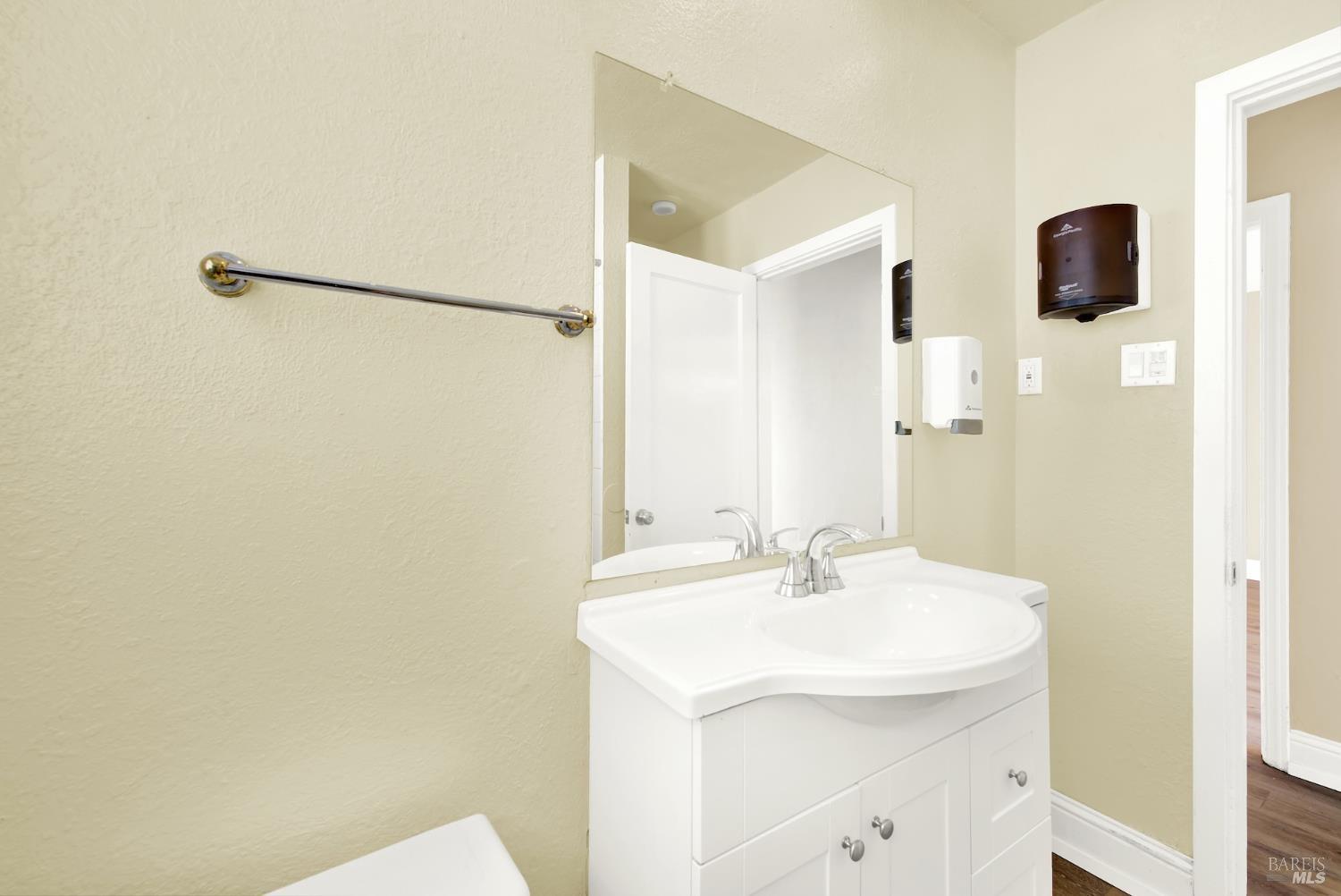 Detail Gallery Image 22 of 40 For 7608 Arthur St, Oakland,  CA 94605 - 3 Beds | 2 Baths