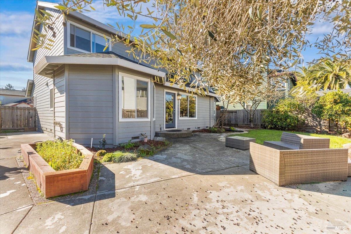 Detail Gallery Image 26 of 31 For 1705 Walnut Creek Dr, Santa Rosa,  CA 95403 - 4 Beds | 3 Baths