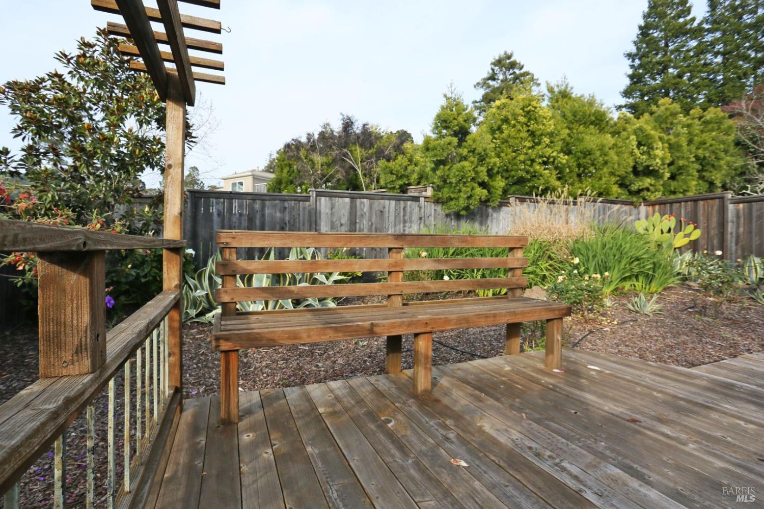Detail Gallery Image 9 of 27 For 11 Alta Vista Ave #11,  Mill Valley,  CA 94941 - 2 Beds | 1 Baths