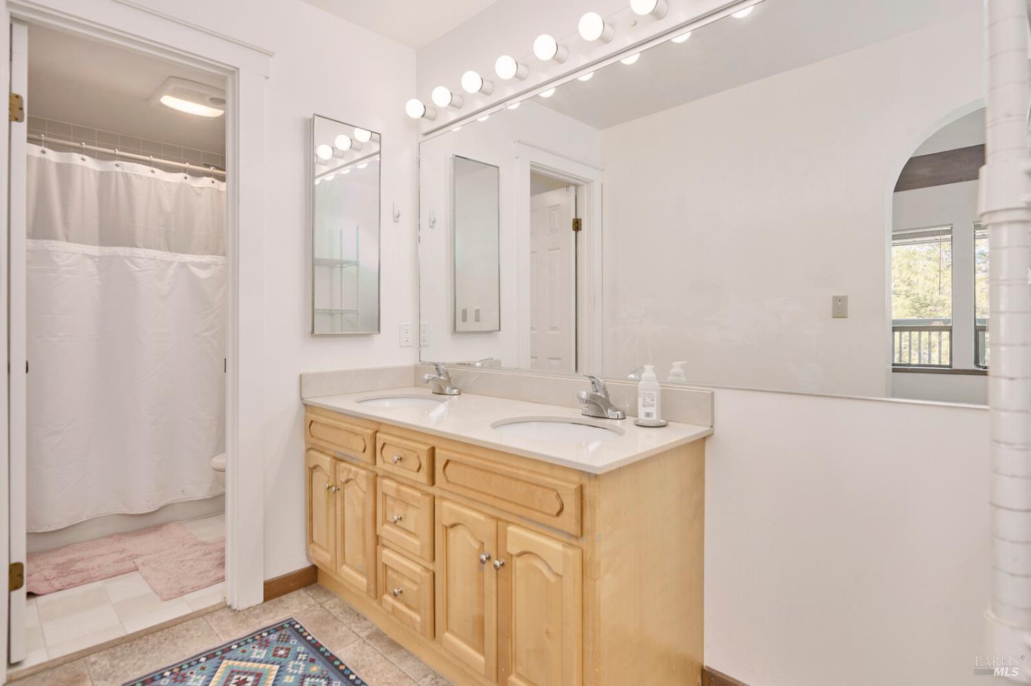 Detail Gallery Image 11 of 24 For 166 Professional Center Pkwy, San Rafael,  CA 94903 - 3 Beds | 2/1 Baths