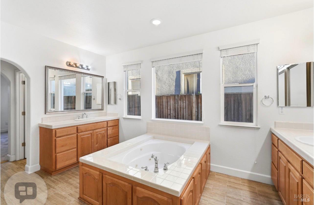 Detail Gallery Image 10 of 17 For 18 Serena Pl, American Canyon,  CA 94503 - 4 Beds | 3/1 Baths