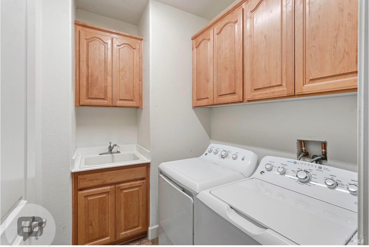 Detail Gallery Image 7 of 17 For 18 Serena Pl, American Canyon,  CA 94503 - 4 Beds | 3/1 Baths