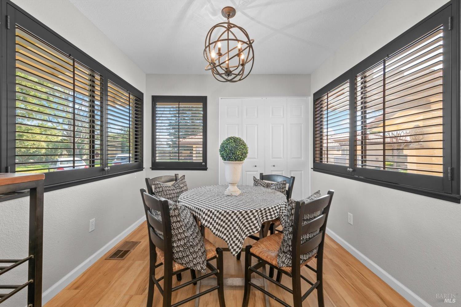 Detail Gallery Image 20 of 53 For 69 Fountain Grove Cir, Napa,  CA 94558 - 2 Beds | 2 Baths