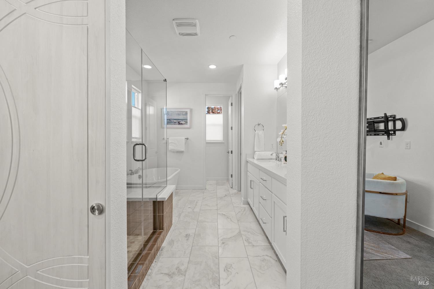 Detail Gallery Image 29 of 56 For 591 Madison St, Petaluma,  CA 94952 - 4 Beds | 3/1 Baths