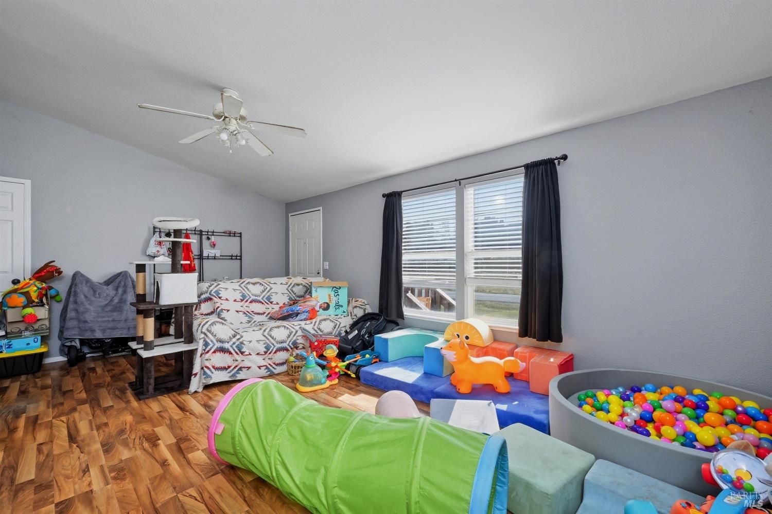 Detail Gallery Image 6 of 20 For 3096 Spring Valley Rd, Clearlake Oaks,  CA 95423 - 4 Beds | 2 Baths