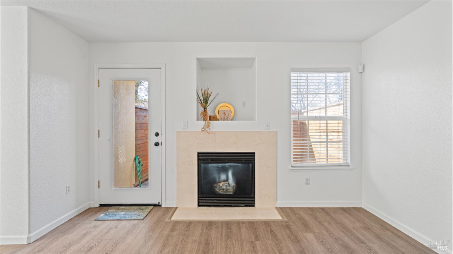 Detail Gallery Image 6 of 27 For 185 Canby Way, Fairfield,  CA 94534 - 3 Beds | 2/1 Baths