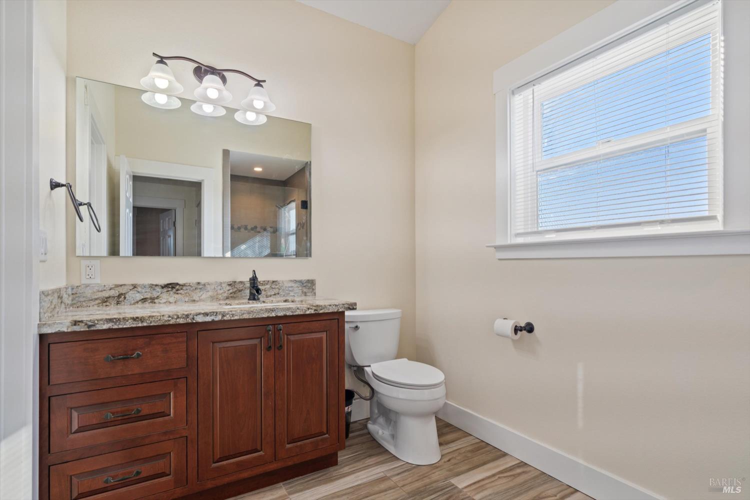 Detail Gallery Image 13 of 16 For 1647 Kerry Ln, Santa Rosa,  CA 95403 - 4 Beds | 2/1 Baths