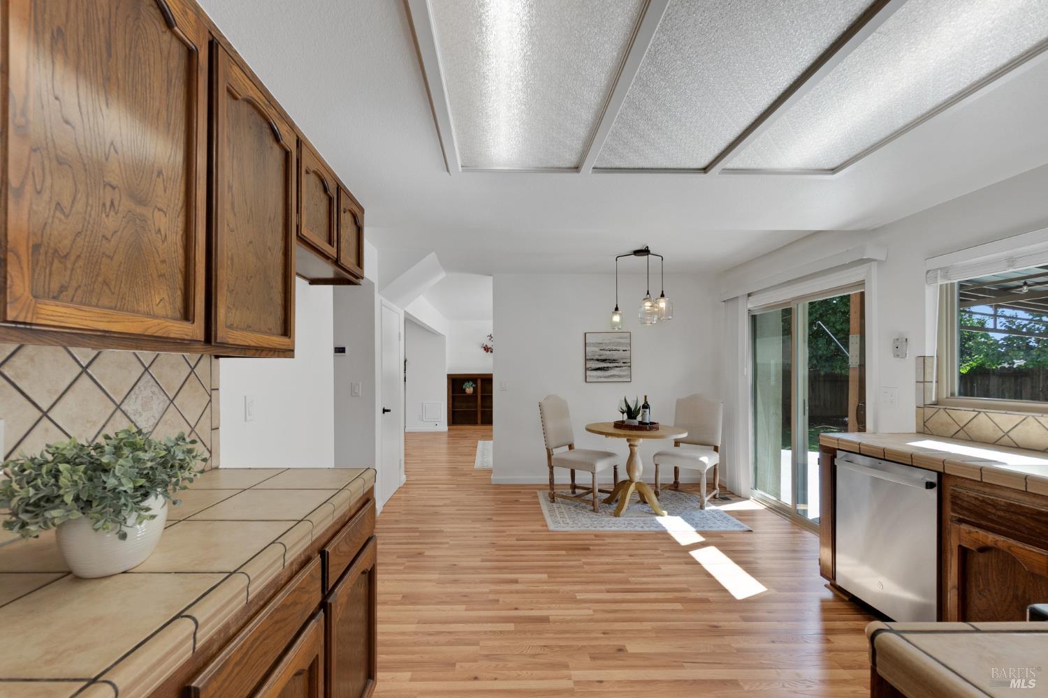 Detail Gallery Image 15 of 47 For 3451 Nantucket Dr, Fairfield,  CA 94534 - 4 Beds | 2/1 Baths