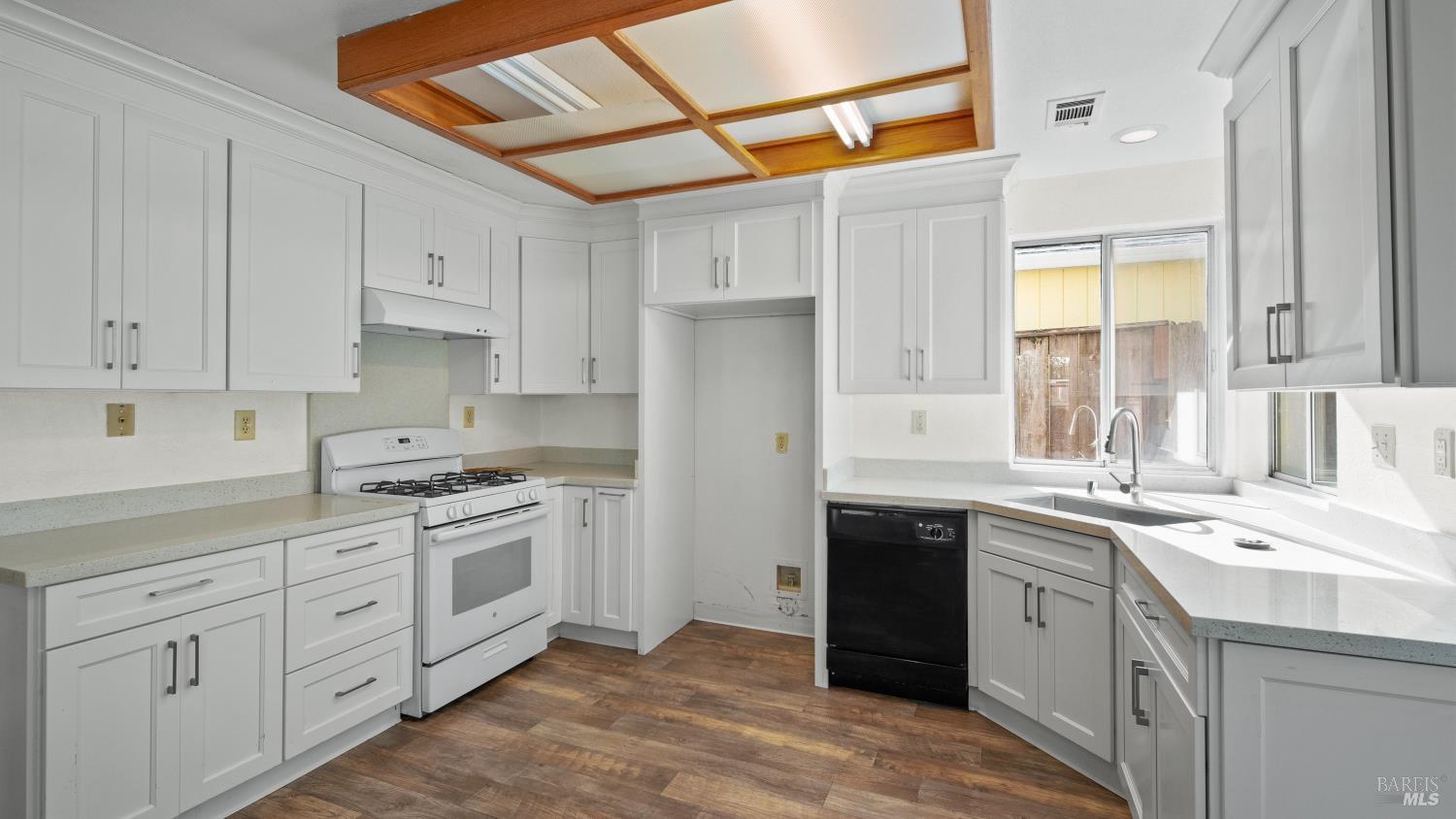 Detail Gallery Image 16 of 36 For 157 James River Rd, Vallejo,  CA 94591 - 4 Beds | 2/1 Baths