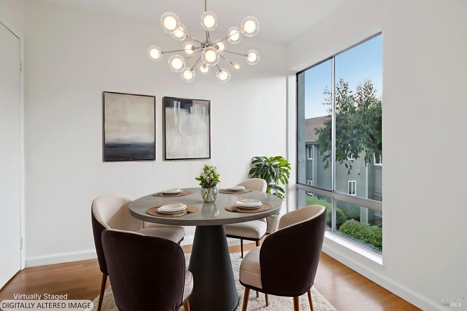 Detail Gallery Image 7 of 24 For 81 Anchorage Rd, Sausalito,  CA 94965 - 1 Beds | 1 Baths