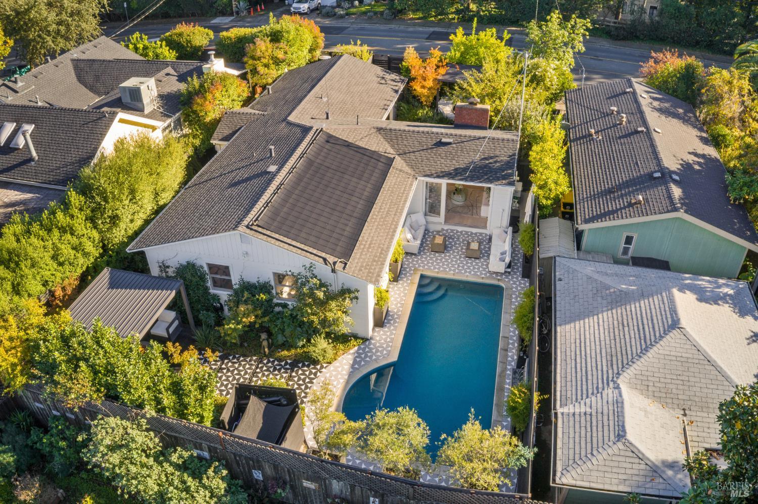 Detail Gallery Image 2 of 40 For 775 Boyes Blvd, Sonoma,  CA 95476 - 3 Beds | 2 Baths