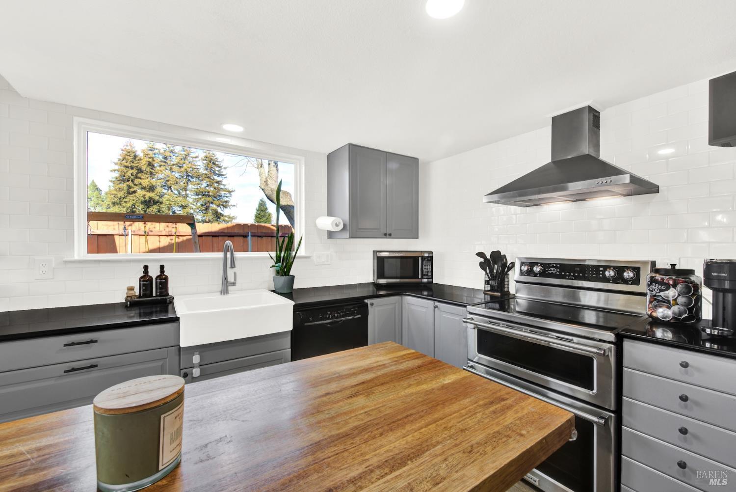 Detail Gallery Image 35 of 83 For 655 Marshall Ct, Vacaville,  CA 95687 - 3 Beds | 2 Baths