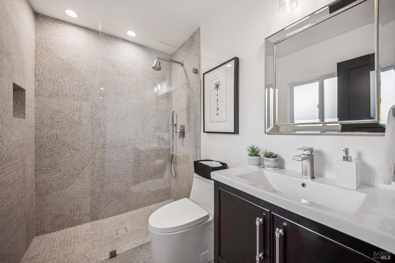 Detail Gallery Image 29 of 40 For 775 Boyes Blvd, Sonoma,  CA 95476 - 3 Beds | 2 Baths