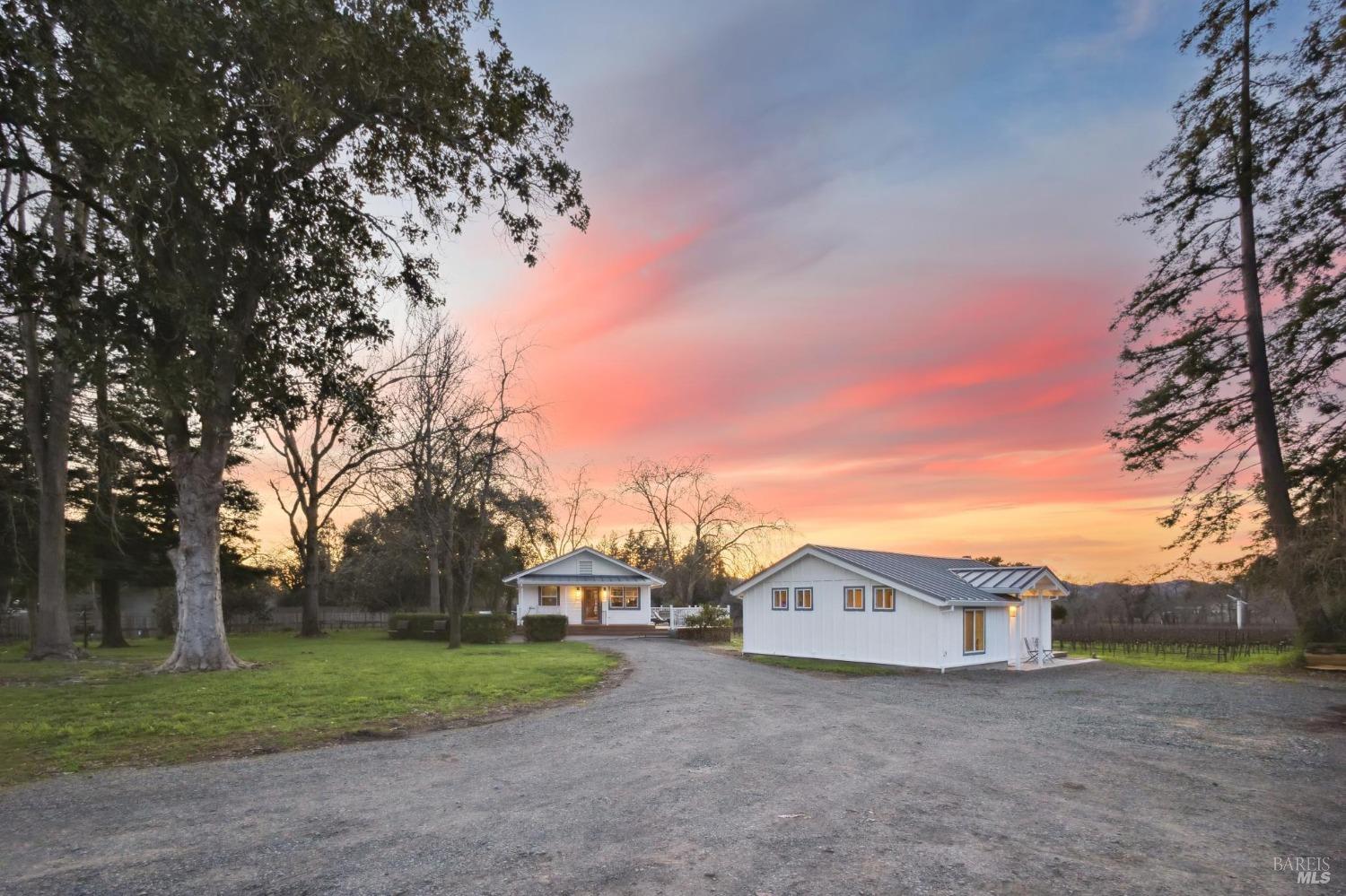 Detail Gallery Image 4 of 68 For 1180 Monticello Rd, Napa,  CA 94558 - 3 Beds | 2 Baths