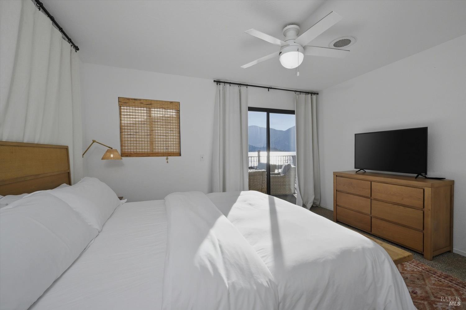 Detail Gallery Image 18 of 55 For 10727 E Highway 20 Unkn, Clearlake Oaks,  CA 95423 - 3 Beds | 3 Baths