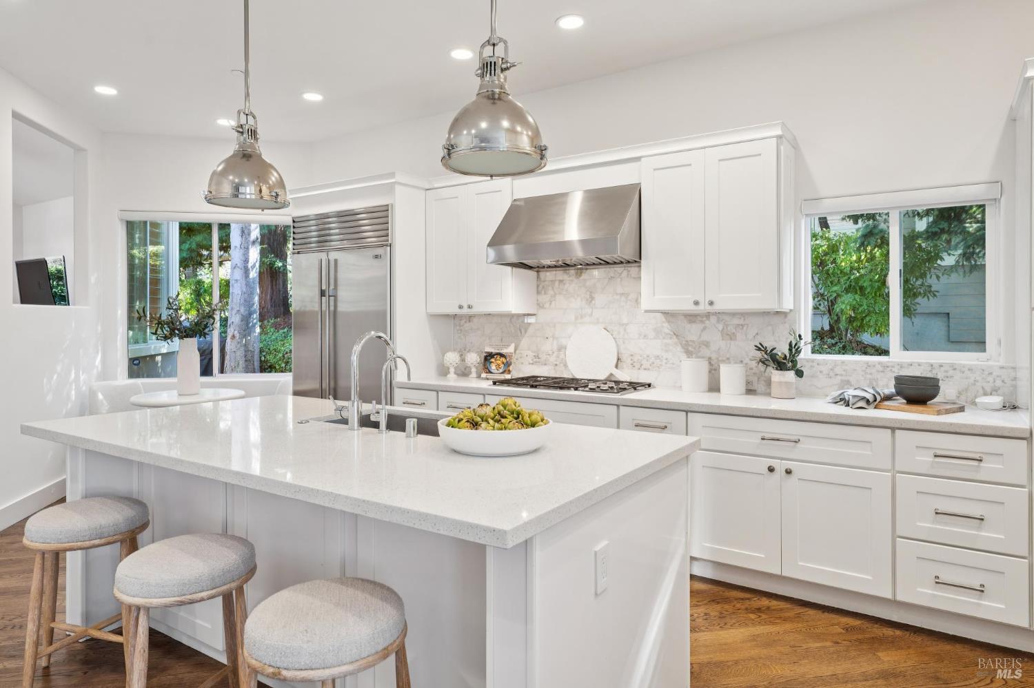 Detail Gallery Image 14 of 51 For 13 Upper Cecilia Way, Tiburon,  CA 94920 - 4 Beds | 3/1 Baths