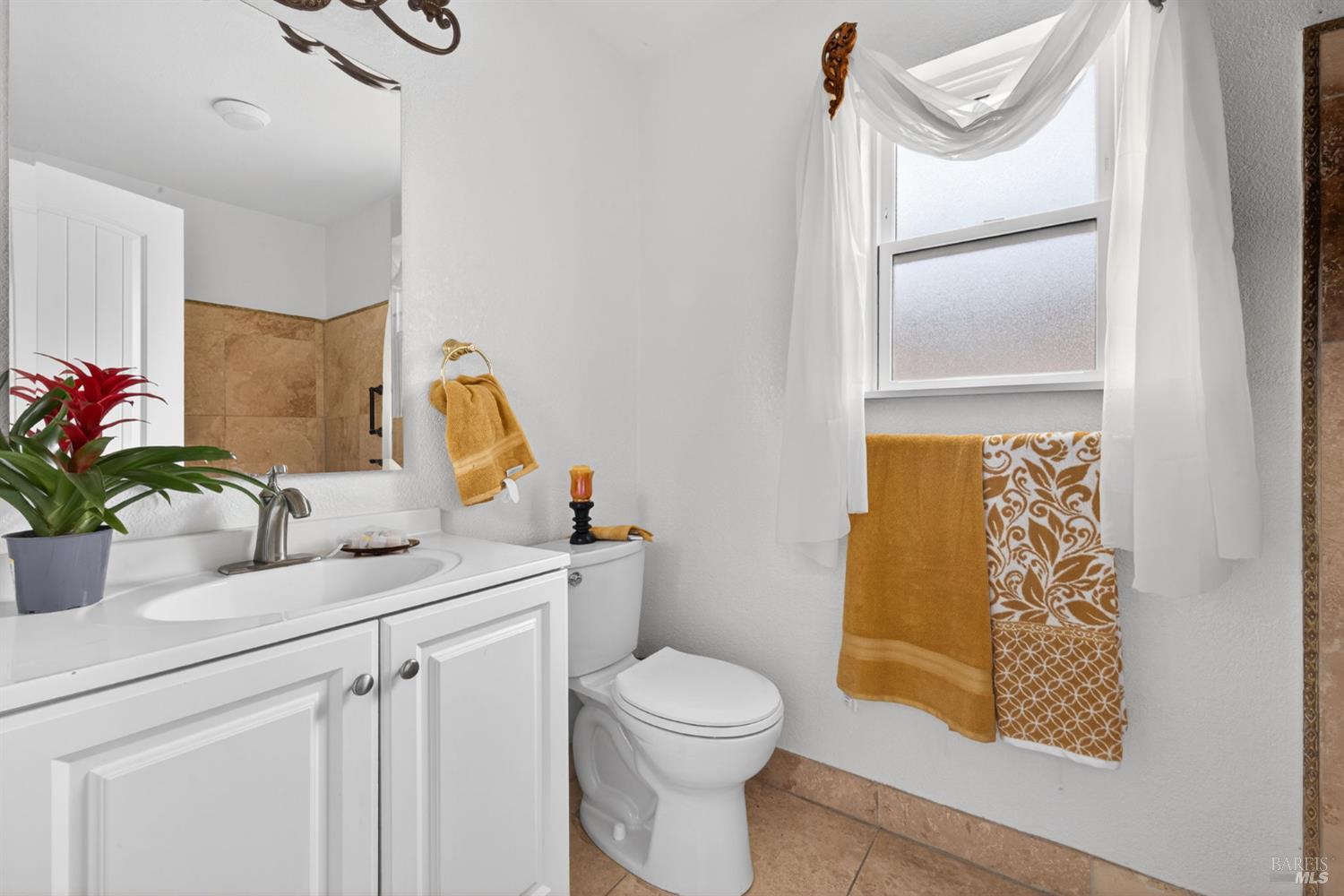 Detail Gallery Image 20 of 31 For 2141 W Steele Ln, Santa Rosa,  CA 95403 - 2 Beds | 1/1 Baths