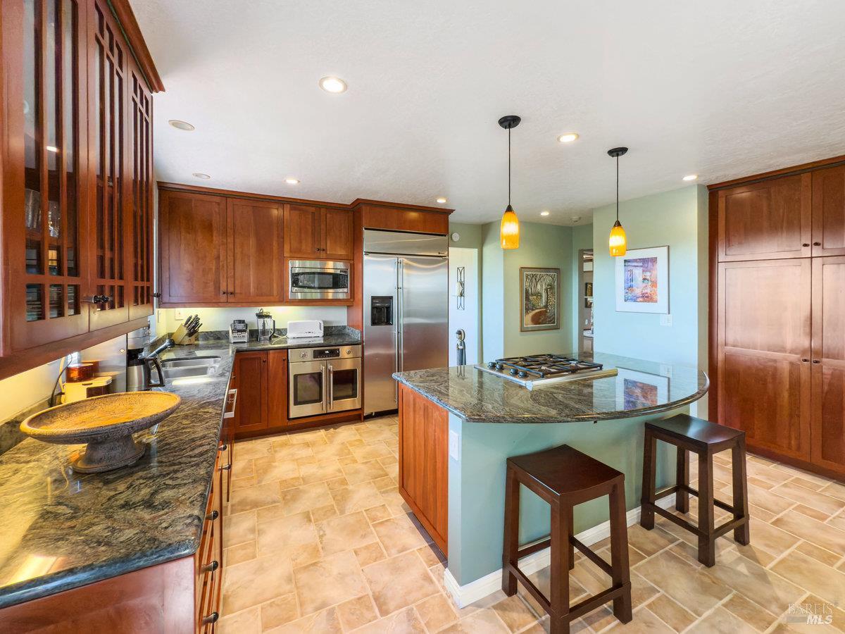 Detail Gallery Image 15 of 41 For 119 Oakmont Ave, San Rafael,  CA 94901 - 4 Beds | 3/1 Baths