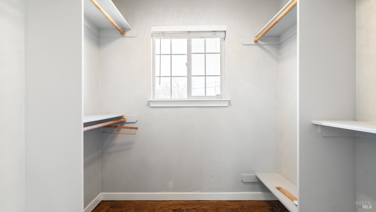 Detail Gallery Image 12 of 20 For 4020 Sacramento Ave, Santa Rosa,  CA 95405 - 3 Beds | 2 Baths